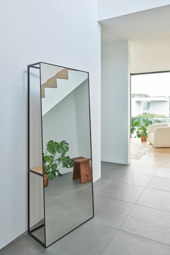 Chassis XL Black irregular freestanding mirror styled in an interior, highlighting free-standing mirror.